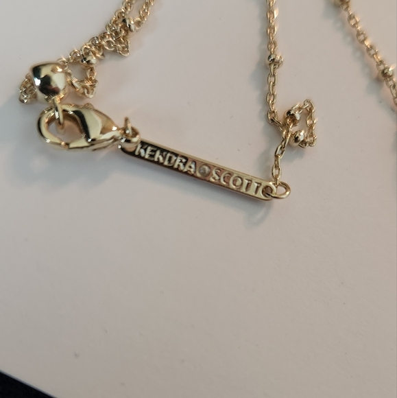 Kendra Scott Glass Necklace - Picture 4 of 4